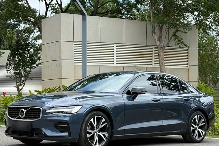 Used Volvo S60 2020 T4 Zhiyuan Sport Edition
