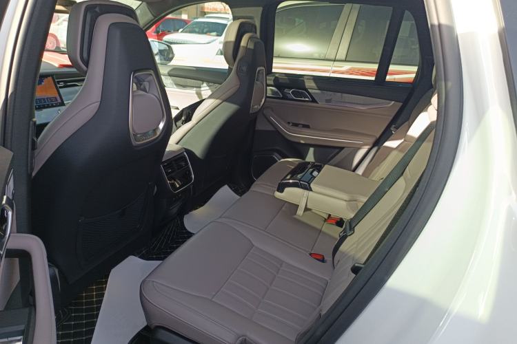 Used Lynk & Co 09 EM-P 2023 2.0TD EM-P Long-Range Version PM 7-Seater
