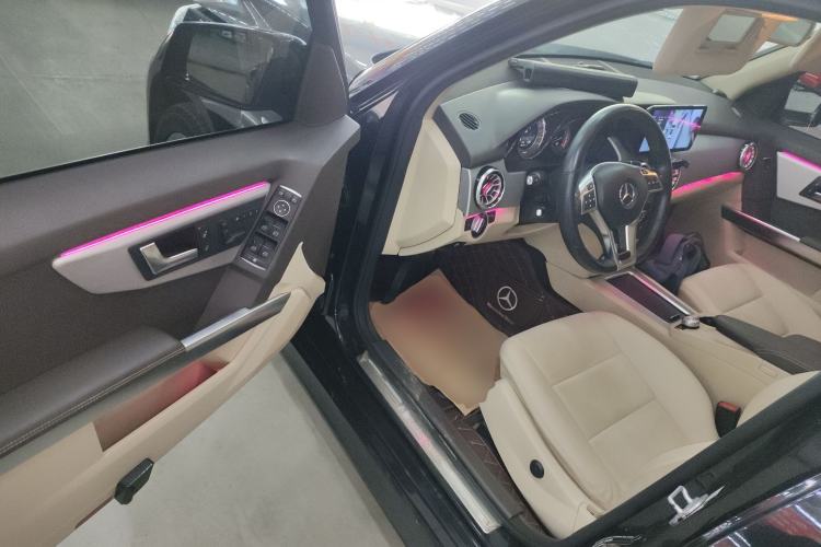 Used Mercedes-Benz GLK-Class 2015 GLK 260 4MATIC Dynamic Edition Ultimate Version
