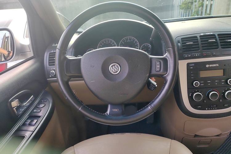 Used Buick GL8 2014 2.4L Executive Edition
