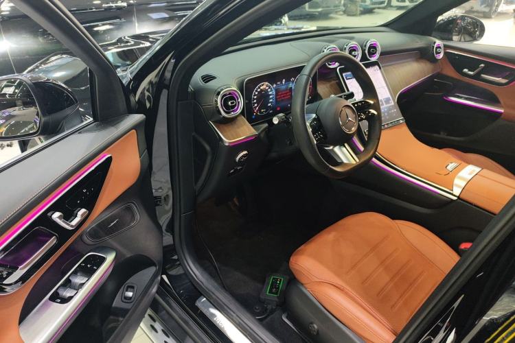 Used Mercedes-Benz GLC 2023 GLC 300 L 4MATIC Dynamic Edition 5-seater
