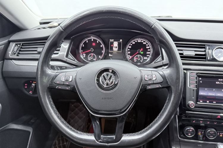 Used Volkswagen Passat 2017 330TSI DSG Prestige Edition
