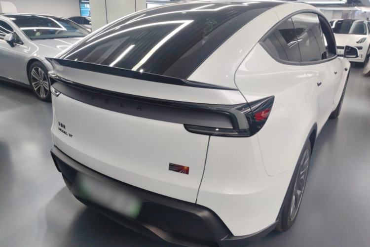 Used Tesla Model Y L 2025 Long-Range All-Wheel-Drive Version
