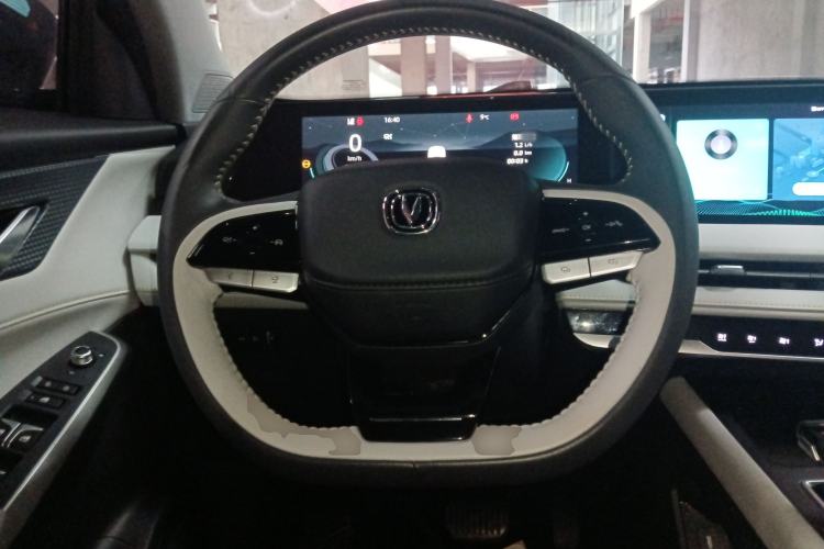 Used Changan CS75 PLUS 2023 3rd Generation 1.5T Automatic Prestige Model
