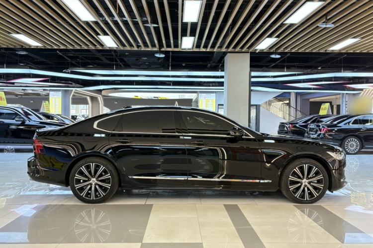 Used Volvo S90 2025 B5 Zhiya Luxury Edition
