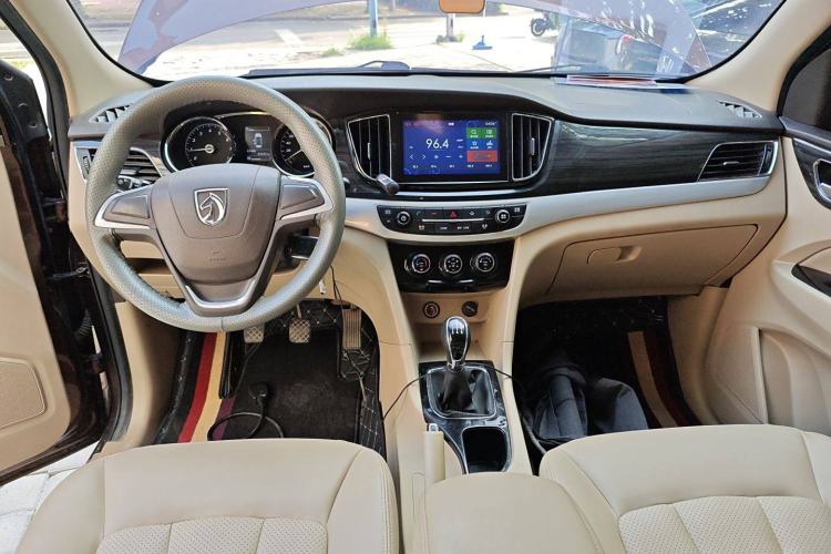 Used Baojun 730 2016 1.5L Manual Comfort Version 7 Seats China V Emission Standard
