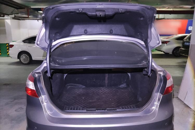 Used Ford Focus 2012 Sedan 1.6L Automatic Fashion Edition
