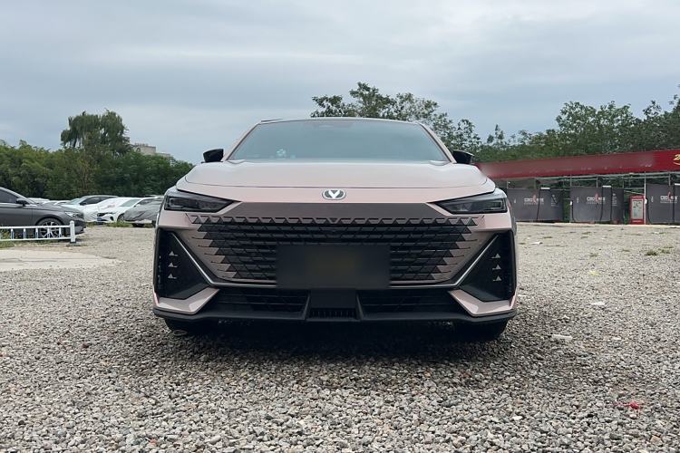 Used Changan UNI-V 2023 1.5T Prestige Model
