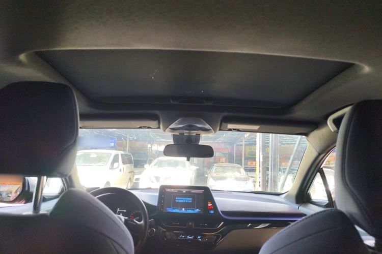 Used Toyota C-HR 2018 2.0L Leading with Sunroof China VI Standard
