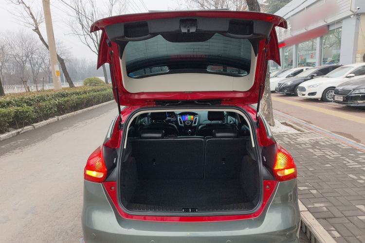 Used Ford Focus 2015 Hatchback 1.6L Automatic Fashion Edition