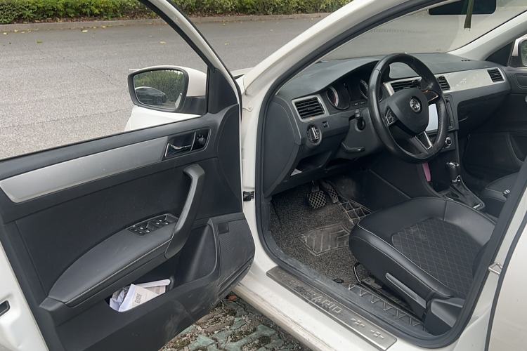 Used Skoda Rapid Spaceback 2018 1.6L Automatic Comfort Edition
