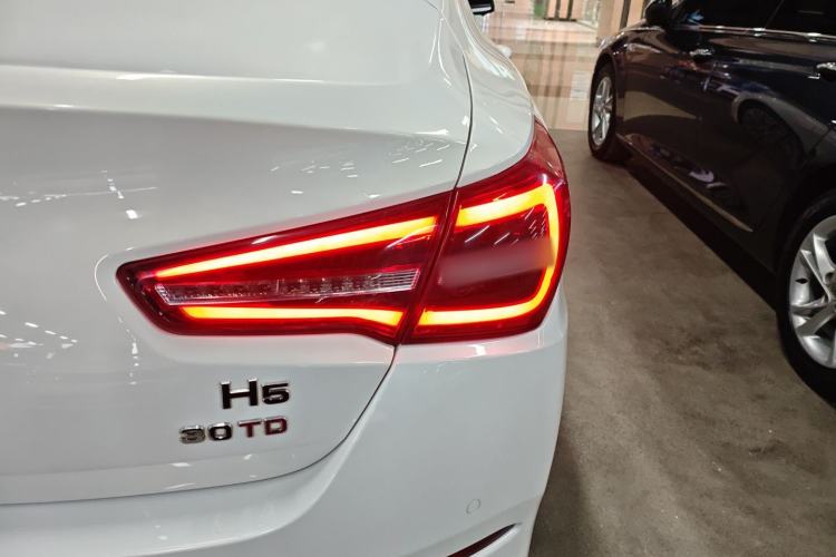 Used Hongqi H5 2022 Classic Model Facelift 1.5T DCT Qiyun Edition
