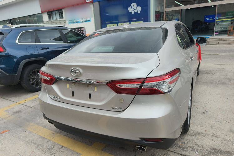 Used Toyota Camry 2021 2.0G Luxury Edition
