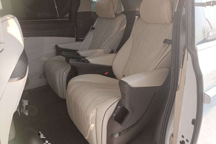 Used Denza D9 2024 DM-i 980 Four-Wheel Drive Prestige Model
