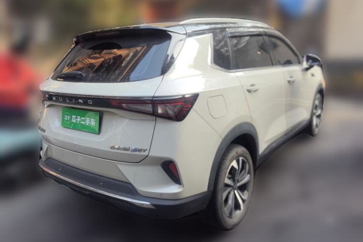 Used Wuling Asta 2022 2.0L DHT Electric-Speed Version
