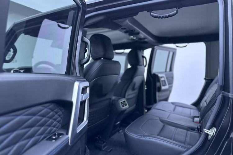 Used Beijing Auto BJ40 2023 2.0D Automatic Four-Wheel Drive Blade Hero Edition Adventurer Type
