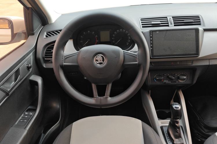 Used Skoda Fabia 2016 1.4L Automatic Car Enjoy Edition
