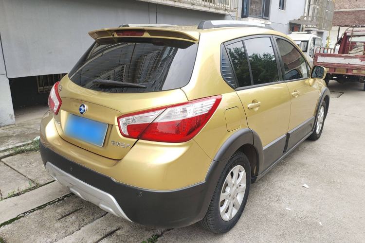 Used Venucia R50X 2013 1.6L Automatic Model
