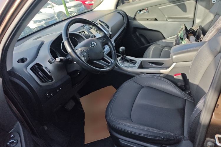 Used Kia Sportage R 2015 2.0L Automatic Two-Wheel Drive DLX Model
