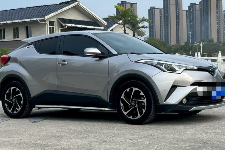 Used Toyota IZOA 2018 2.0L Yichi Version China VI Standard
