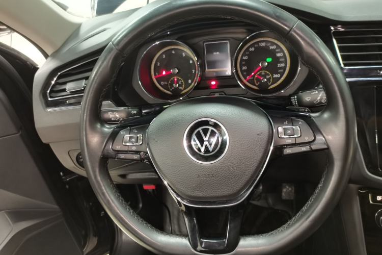 Used Volkswagen Tiguan L 2021 330TSI Automatic Two-Wheel Drive Smart Edition