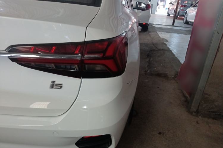 Used Roewe i5 2021 1.5L CVT Platinum Edition
