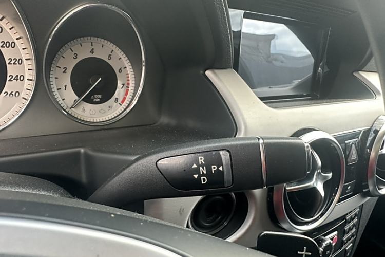 Used Mercedes-Benz GLK-Class 2013 GLK 300 4MATIC Dynamic Sunroof Model