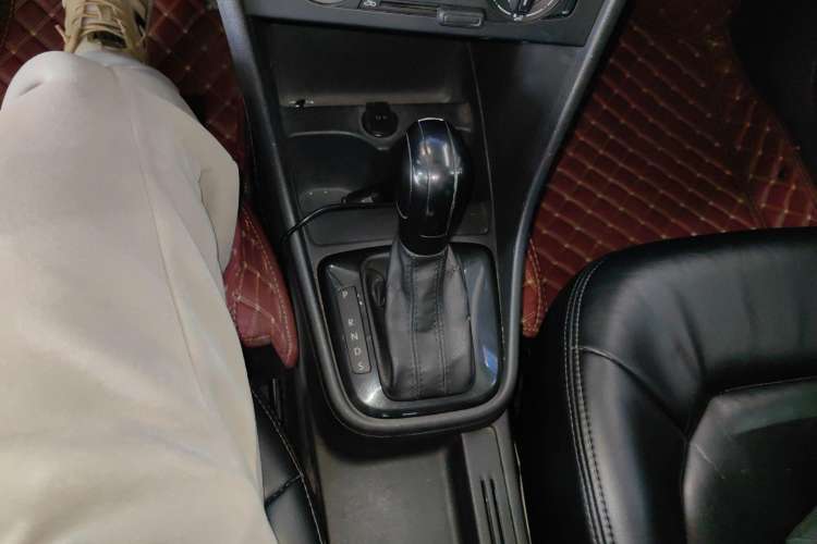 Used Volkswagen Santana 2013 1.6L Automatic Fashion Edition