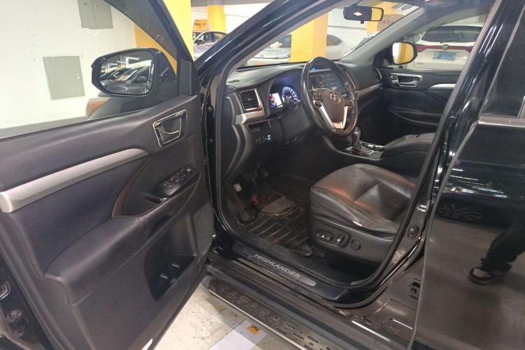 Used Toyota Highlander 2015 2.0T Two-Wheel Drive Luxury Edition 7 Seats