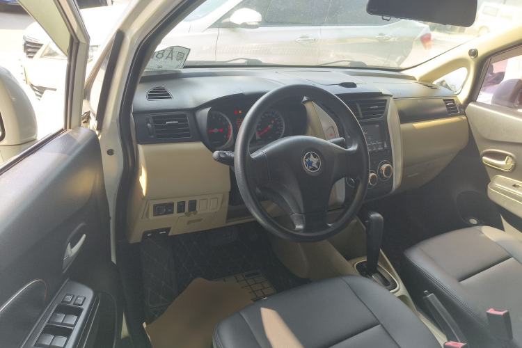 Used Venucia R50 2013 1.6L Automatic Fashion Edition