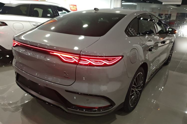 Used BYD Han 2025 DM-i Intelligent Driving Edition 125KM LiDAR Flagship Model
