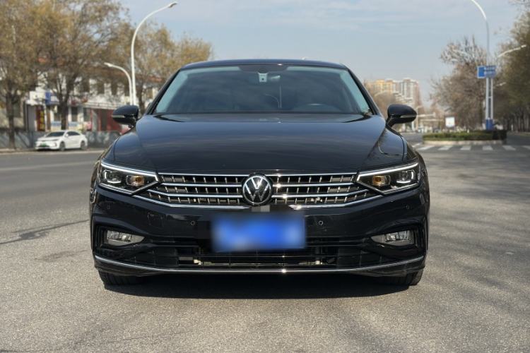 Used Volkswagen Magotan 2023 2 Million Units Limited Edition 330TSI DSG Leading Version
