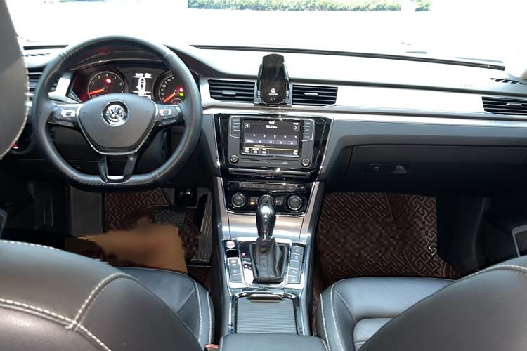 Used Volkswagen Passat 2017 330TSI DSG Luxury Edition
