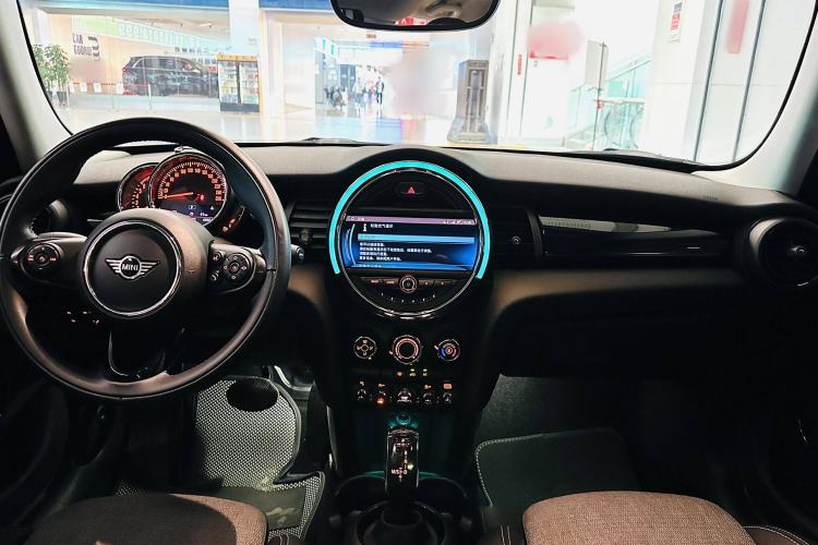 Used  MINI 2019 1.5T COOPER Classic Edition Five-Door Version
