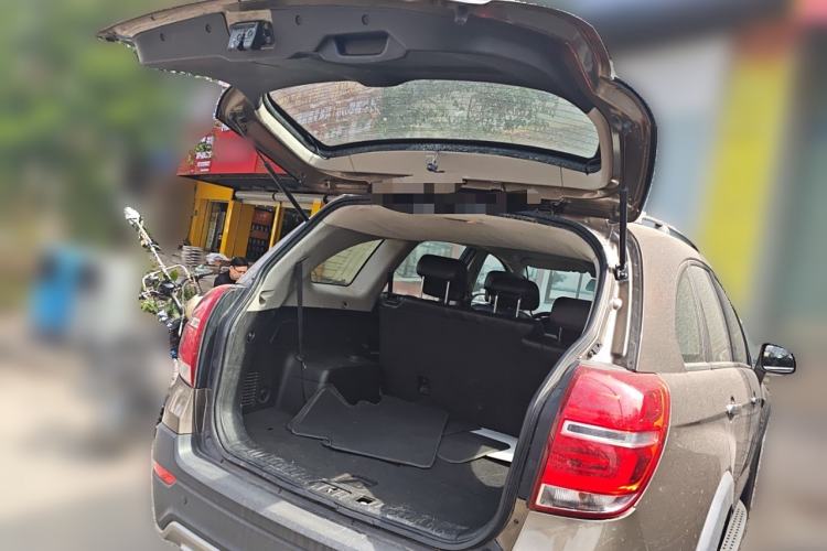 Used Chevrolet Captiva 2015 2.4L 4x4 Flagship Edition 7-Seater
