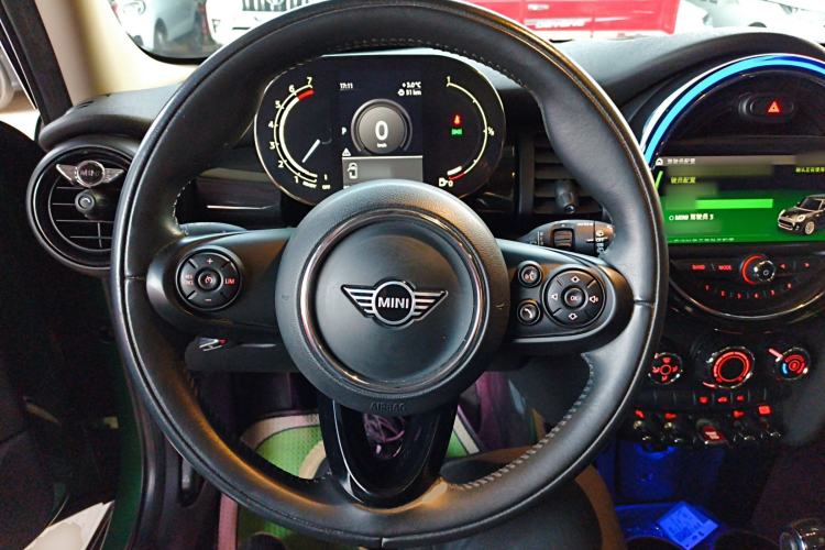 Used  MINI 2021 1.5T COOPER Classic Edition Five-Door Version
