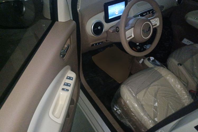 Used Wuling Hongguang MINIEV 2025 Four-Door Version Advanced Edition
