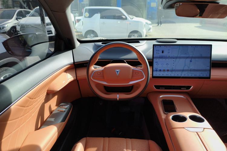 Used  S07 2024 215Max Range-Extended Version
