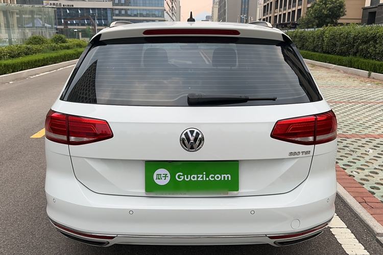 Used Volkswagen Variant 2018 380TSI Two-Wheel Drive Comfort Edition
