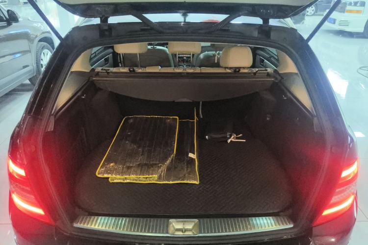 Used Mercedes-Benz C-Class 2011 C 200 Fashion Travel Edition