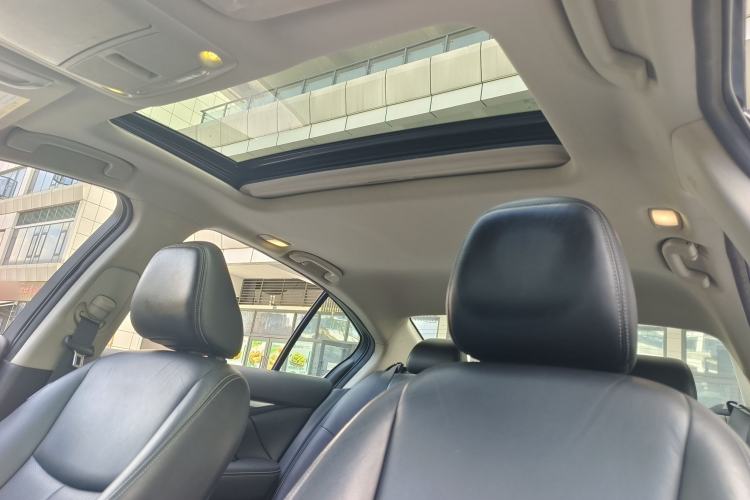 Used Infiniti Q50L 2015 2.0T Comfort Edition
