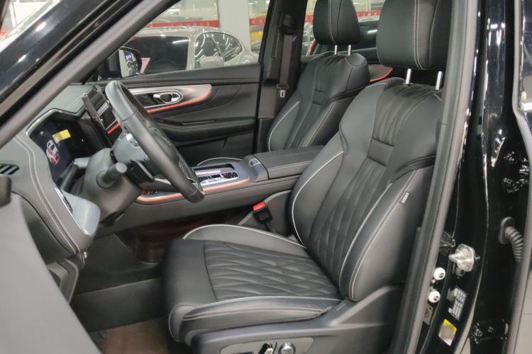 Used GAC Trumpchi GS8 2022 Linghang Series 2.0 TGDI Two-Wheel-Drive Luxury Smart Connectivity Version (7 Seats)
