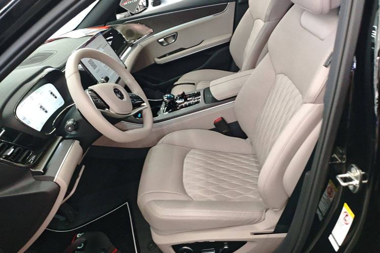 Used BYD Han 2025 EV with 701 km of Laser Radar-Enabled Intelligent Driving