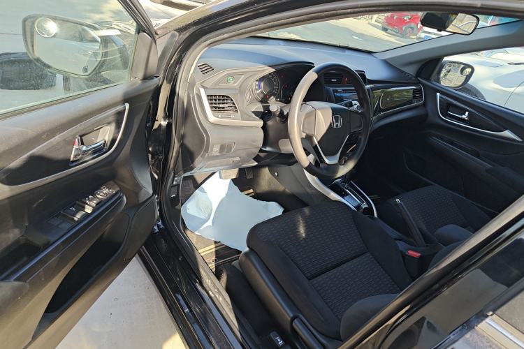 Used Honda Crider 2015 1.8L automatic comfort version
