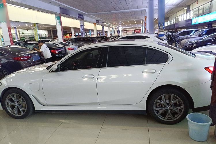 Used BMW i3 2022 eDrive 35 L
