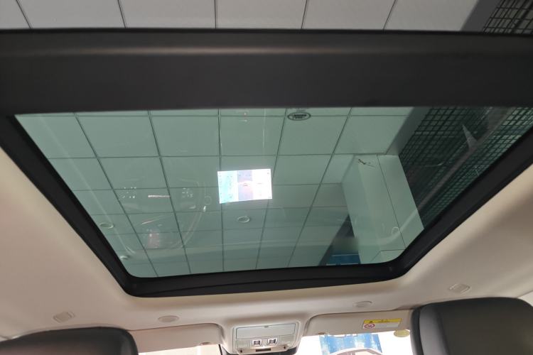 Used Land Rover Range Rover Evoque 2024 Aurora L 249 PS Prestige Light-Chasing Edition
