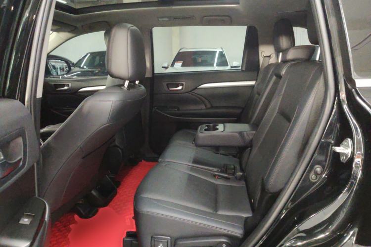 Used Toyota Highlander 2018 2.0T Two-Wheel Drive Luxury Edition 7 Seats China VI Standard