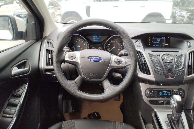 Used Ford Focus 2012 Hatchback 1.6L Automatic Fashion Edition
