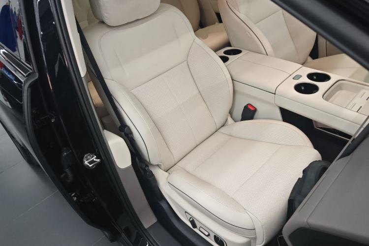 Used Li Auto Li Auto i8 2025 Standard Edition
