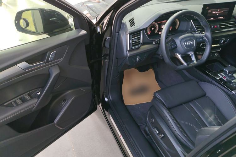 Used Audi Q5L 2023 40T Luxury Dynamic Model
